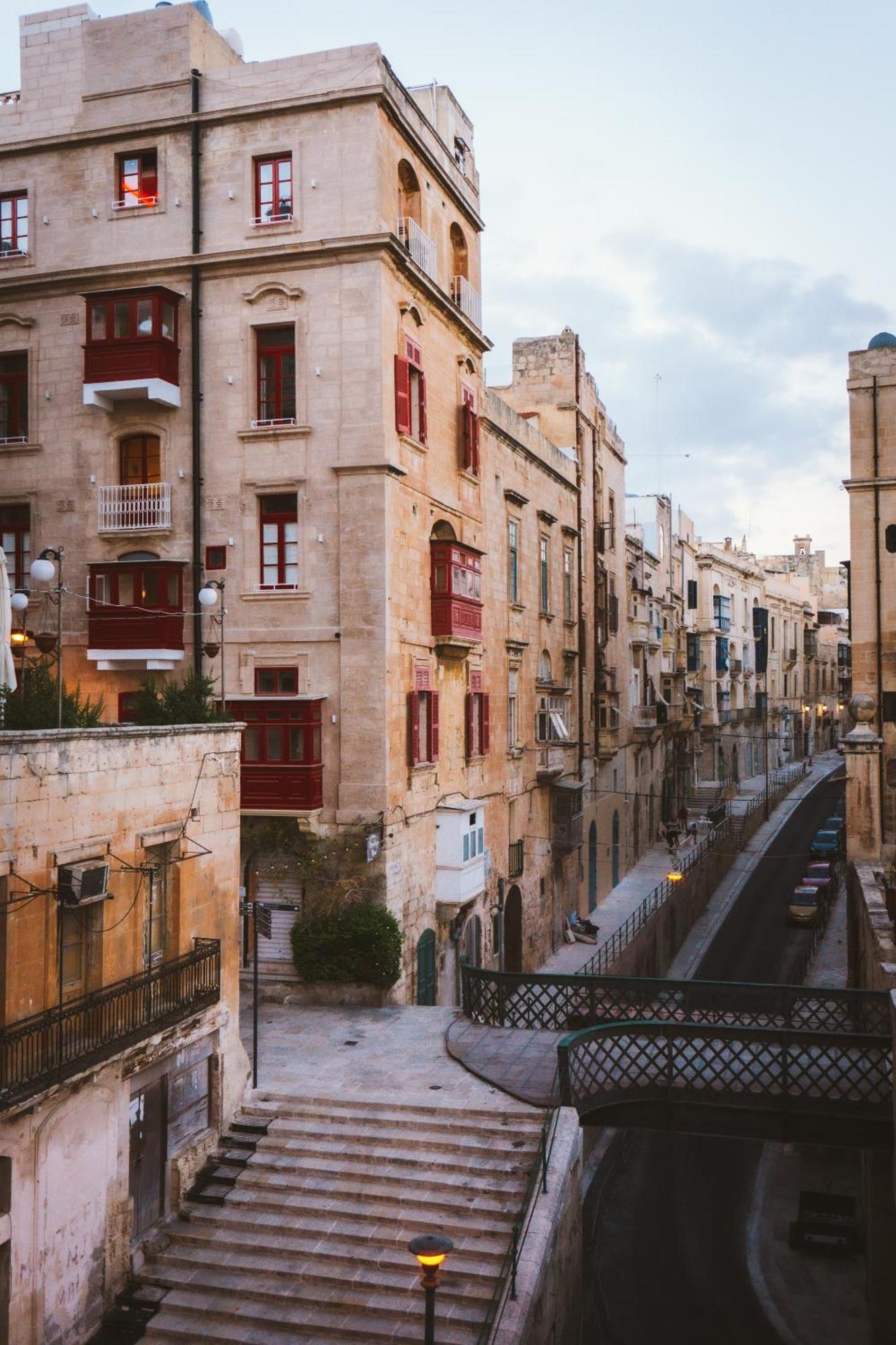 Charming Home With Sea Views & Maltese Balcony By 360 Estates Valletta Buitenkant foto