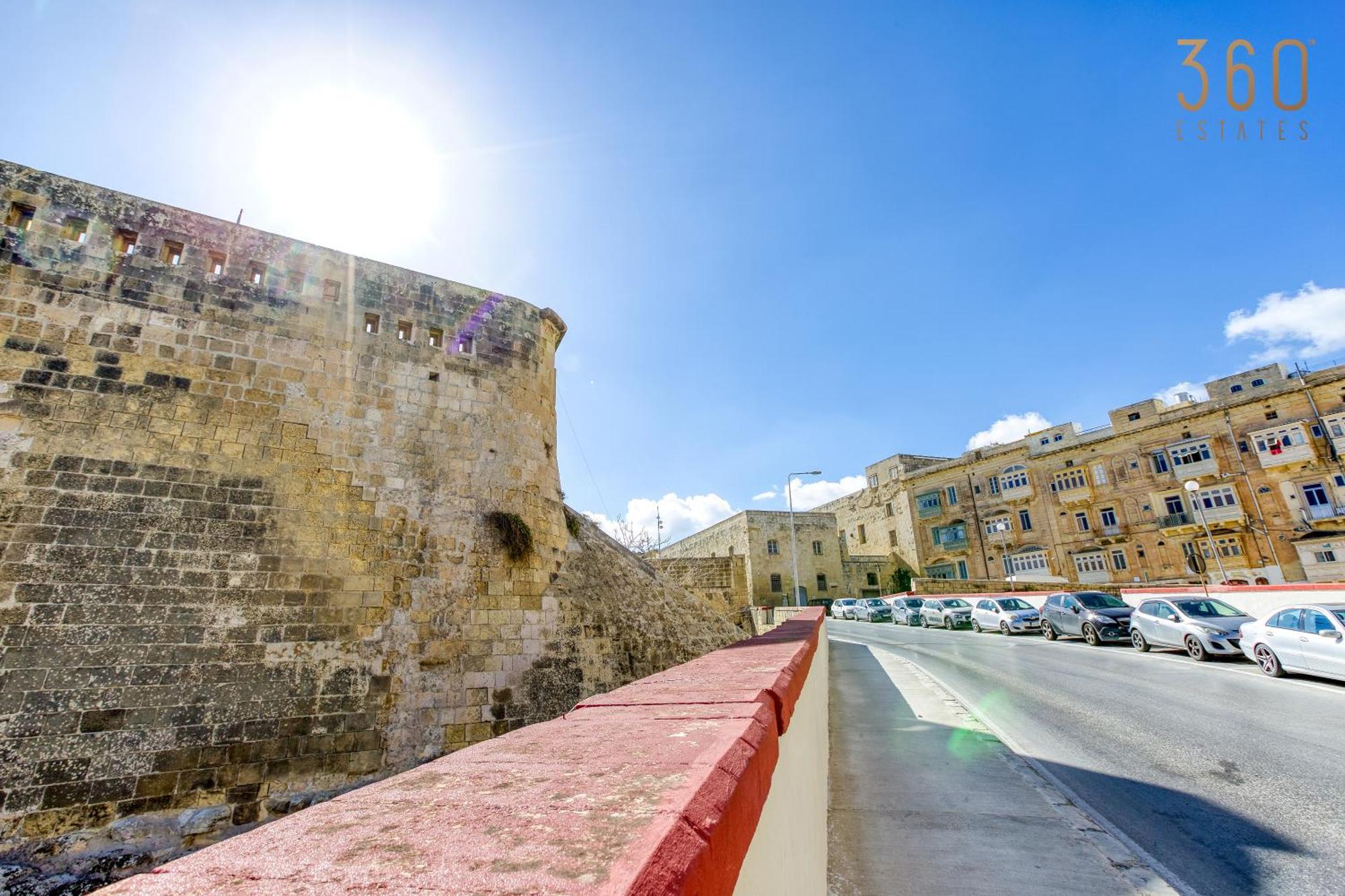 Charming Home With Sea Views & Maltese Balcony By 360 Estates Valletta Buitenkant foto